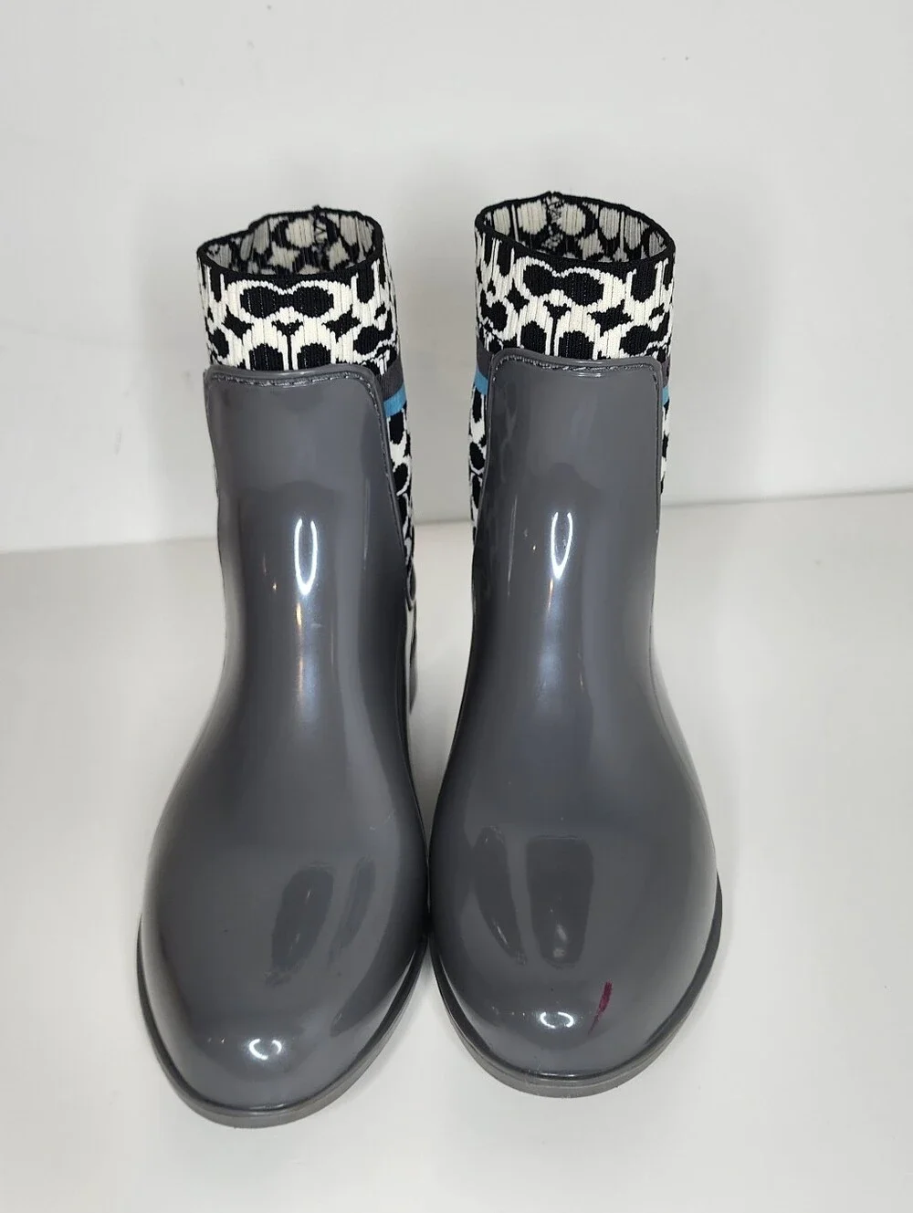 Coach Gray Chelsea Rain Ankle Boots with Signature Knit Collar Size 8